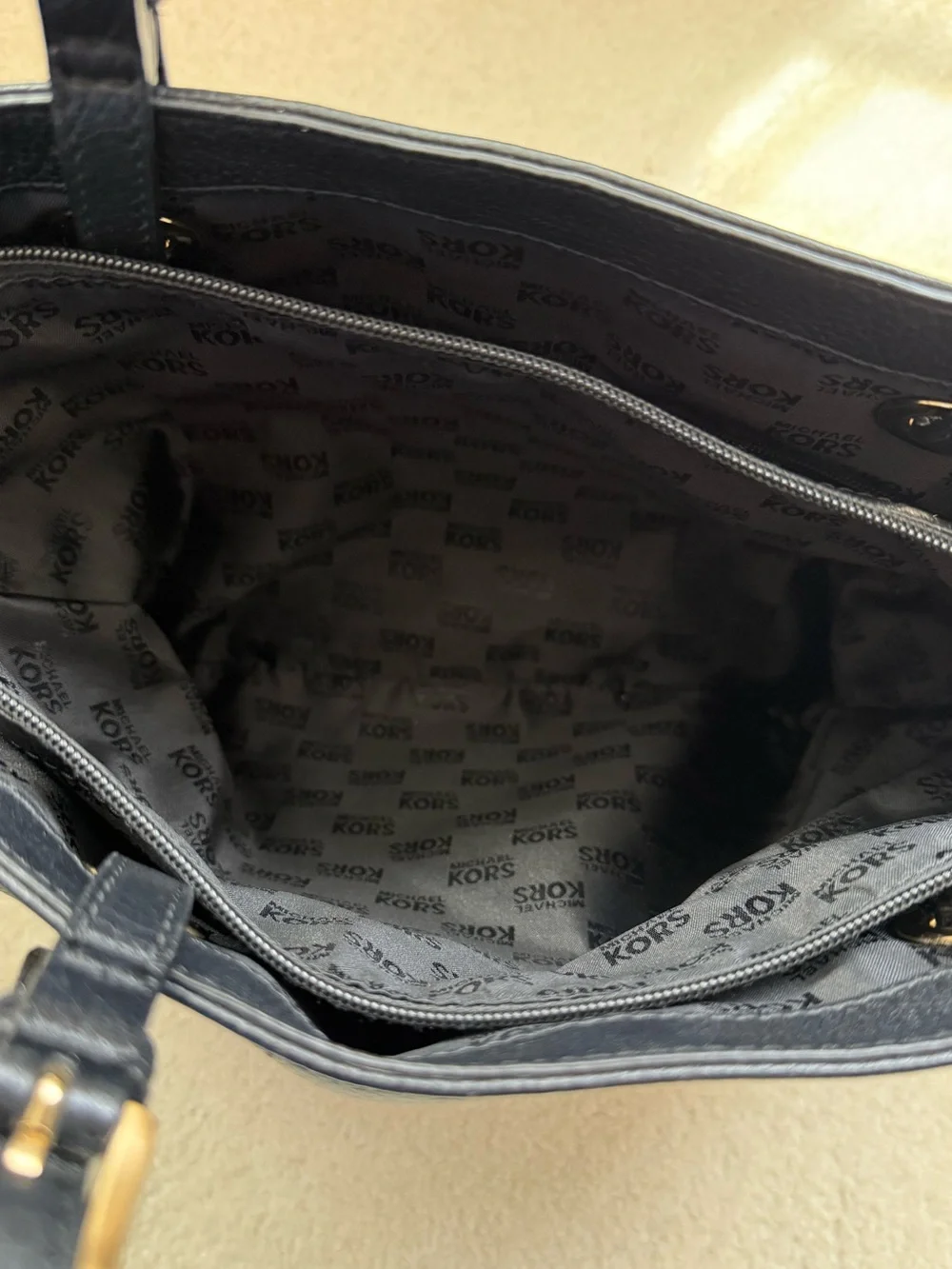 Michael Kors Tote Bag - Picture 8 of 11